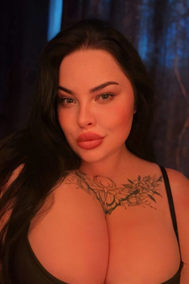 Fille ukrainienne alena de dnepr avec Roux cheveux, âge 34