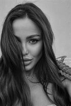 Mujer rumana iulia-maria de cluj napoca con pelo Marrón oscuro y 26 años photo-8