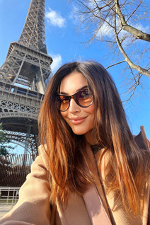 Ukranian bride angela from kyiv with Dark Brown hair age 33