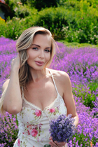 milan mariée natalia avec Blond cheveux, âge 43 photo-10