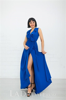 Ukraine women online irina from nikolaev with Dark Brown hair age 42