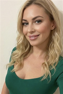 Bride from valencia marianna with Blonde hair age 45