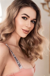 Pretty girl nadiia from gozo with Blonde hair age 35