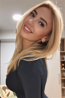 Beautiful czech girl irina from praha with Blonde hair 45 years old photo-17