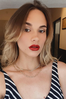 Belle fille allemande katerina de berlin avec Chatain clairs cheveux 20 ans
