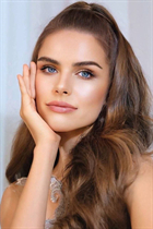 Perfect woman julia from new york with Light Brown hair age 32