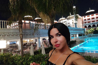 oslo bride olga with Black hair age 40 photo-7