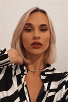 Belle fille allemande katerina de berlin avec Chatain clairs cheveux 22 ans photo-9