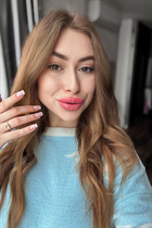 Épouse d'Ukraine anna de kiev avec Chatain clairs cheveux, âge 21 photo-18