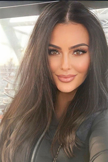 Dating a german girl inna from affalterbach with Dark Brown hair 43 years old