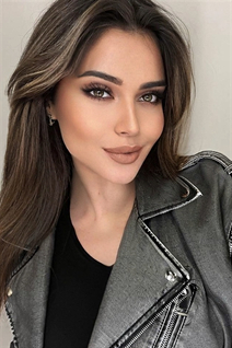 Ukrainian woman online ekaterina from cherkassy with Dark Brown hair age 22