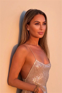 Bride from madrid violetta with Blonde hair age 44