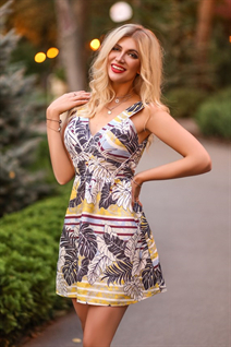 Ukrainian russian women daria from kharkov with Blonde hair age 24