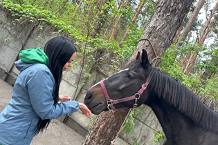 Ukrainian woman anna from kiev with Black hair age 37 photo-13