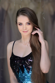 Pretty Ukrainian girl ksenia from kharkov with Light Brown hair age 23