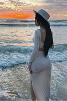 Bride from barcelona saniya with Black hair age 28 photo-9