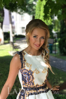 Ukrainian women for dating irina from sumy with Blonde hair age 32