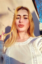 Wife from Ukraine alina from vinnitsa with Blonde hair age 26 photo-18