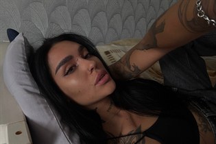Jolie fille alexandra de astana avec Noirs cheveux, âge 29 photo-17