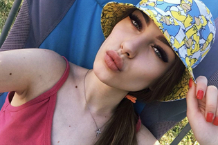 Wife from Ukraine eugenia from chernigov with Dark Brown hair age 24 photo-22