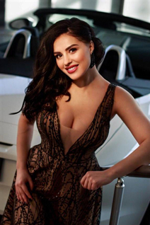 Girl in Ukraine margo from poltava with Black hair age 35