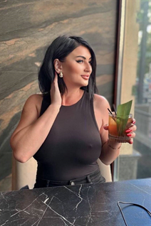 Single ukrainian girl snizhana from kiev with Black hair age 34