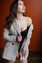 Ukrainian women narine from kiev with Dark Brown hair age 33