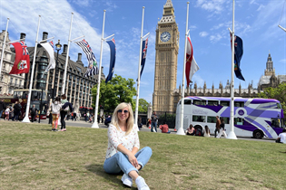 Ukrainian lady elena from london with Blonde hair age 45 photo-23