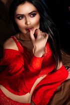Chica ucraniana christina de zaporozhye con pelo Negro y edad 38