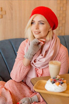 Marrying a moldovan woman olga from kishinev with Blonde hair age 42 photo-9