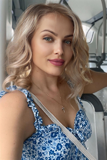 zagreb bride viktoria with Blonde hair age 37