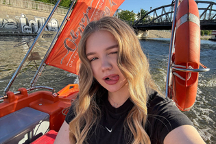 Jolie fille oksana de wroclaw avec Blanc gris cheveux, âge 24 photo-28