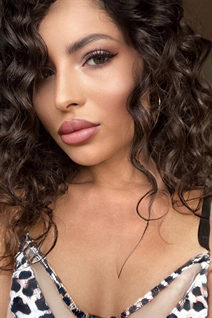 Bride from gent anhelina with Dark Brown hair age 30