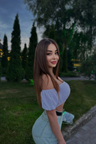 Dame d'Ukraine ilona de san francisco avec Chatain clairs cheveux, âge 26 photo-1