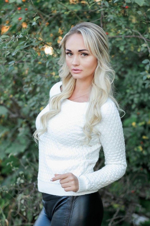 Cute Alina (35 y.o.) from Donetsk with Blonde hair - ID 396369 | LadaDate