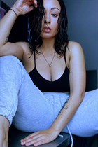 Single Ukrainian lady rossiana from odessa with Black hair age 28 photo-4