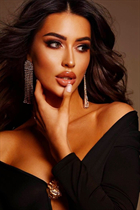 Dating a ukrainian woman olena from kiev with Dark Brown hair age 33 photo-6