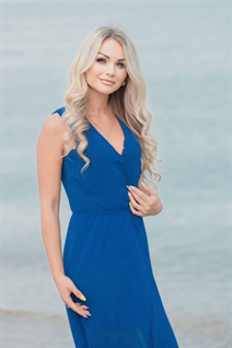 Femme ukrainienne iryna de kyiv avec Blond cheveux, âge 36