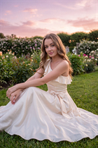 Single Ukrainian bride anastasia from kyiv with Light Brown hair age 33 photo-1