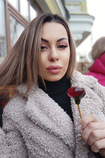 Single Ukrainian lady karina from kiev with Blonde hair age 33