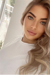 Linda chica ucraniana anastasia de krivoy rog con pelo Rubio y edad 33