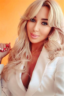 Fille de alanya julia aux cheveux Blond, age 49