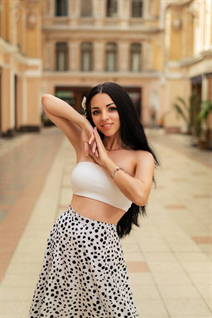 Date ukrainian andriana from odessa with Black hair age 39
