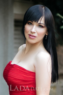 Beautiful women of ukraine viktoriya from nikolaev with Black hair age 34