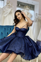 Belles femmes ukrainiennes nadia de odessa aux cheveux Brunette, age 18 photo-1