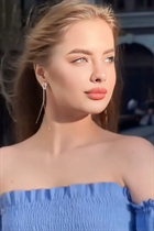 Pretty girl nadia from miami with Light Brown hair age 22 photo-16