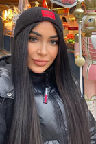 Dating a german woman inna from berlin with Black hair 51 years old photo-40