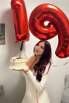 Femme parfaite olesya de paris avec Chatain clairs cheveux, âge 19 photo-63