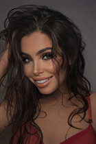 Dame ukrainienne yelyzaveta de kiev avec Brunette cheveux, âge 21 photo-1