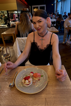 vienna mariée lesya avec Noirs cheveux, âge 39 photo-6